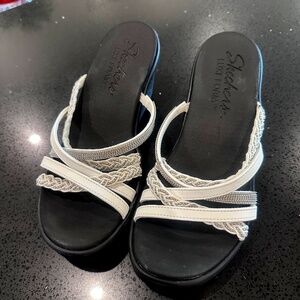 Sketchers sandals